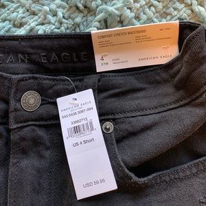 NWT American Eagle Black Mom Jeans